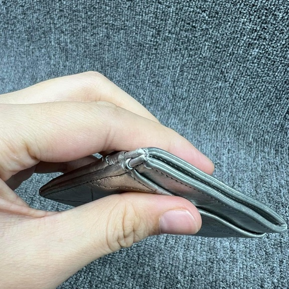 100% Authentic CHANEL Leather Wallet - Picture 8 of 13